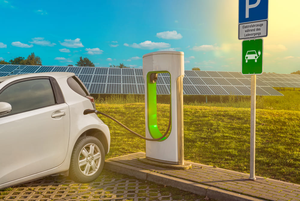 電動車不僅改變汽車產業，更有望顛覆能源現狀